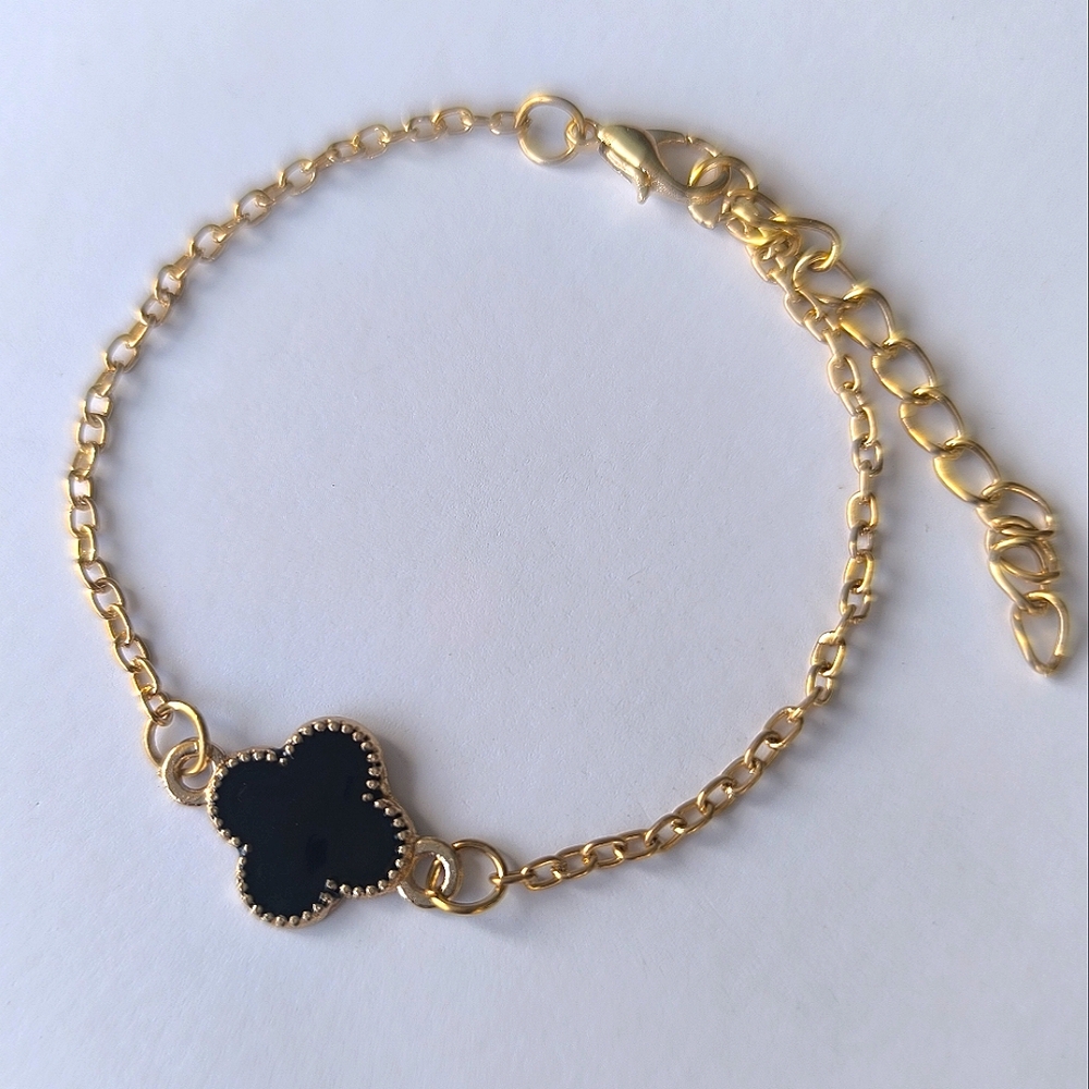 Quatrefoil Station Chain Bracelet